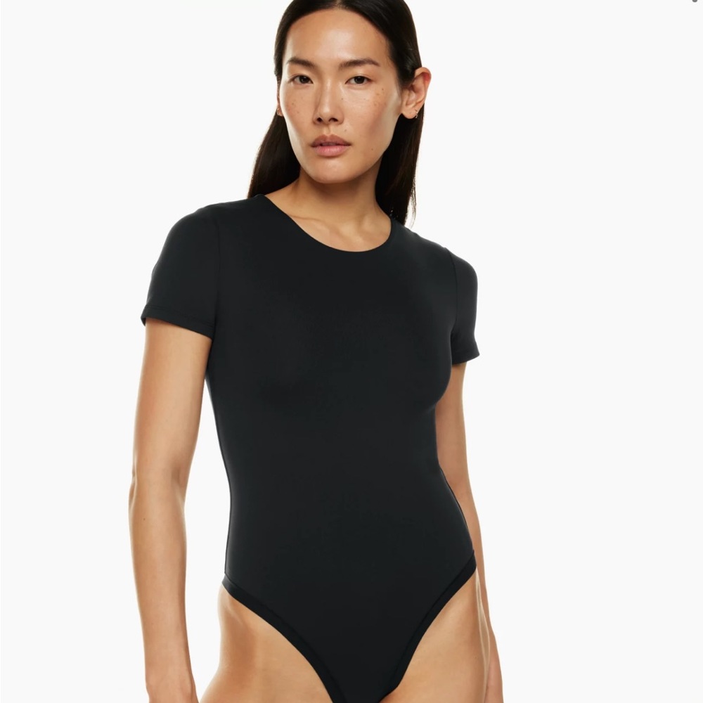 Aritzia Contour Crewneck Shortsleeve Bodysuit